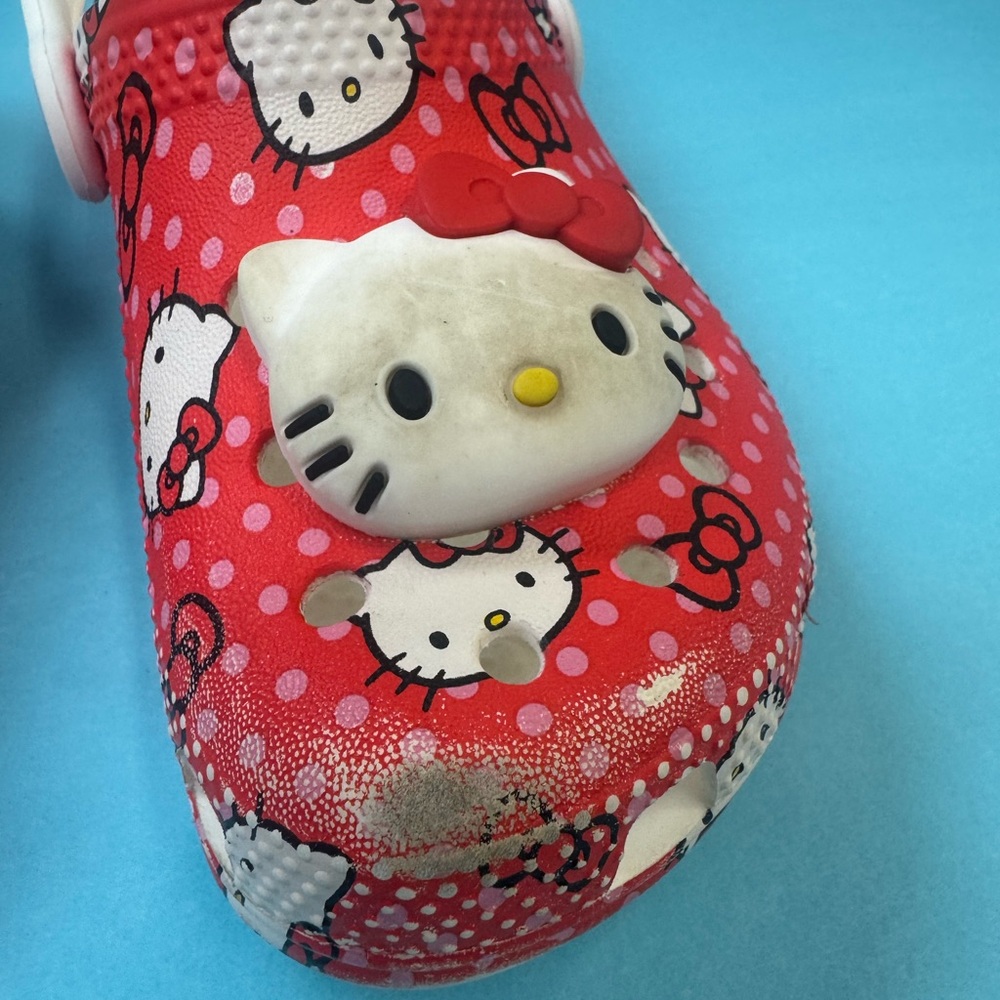 Hello Kitty Red Clogs - Picture 5 of 9